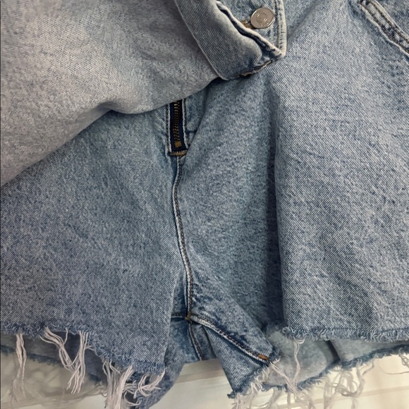 Zara Stylish Denim Frayed Hem Denim Skirt - Picture 2 of 4